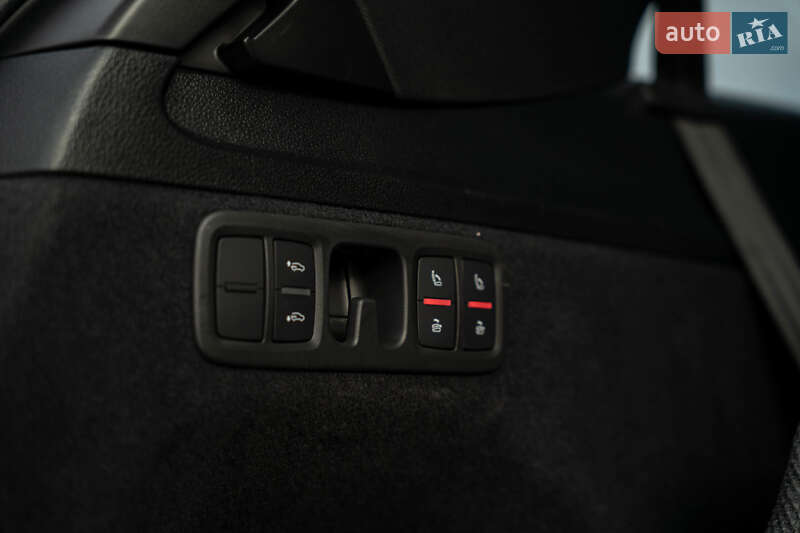 Позашляховик / Кросовер Audi Q7 2020 в Чернівцях