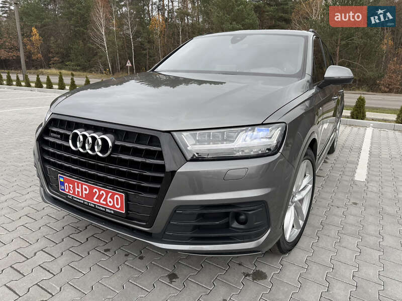Позашляховик / Кросовер Audi Q7 2015 в Луцьку