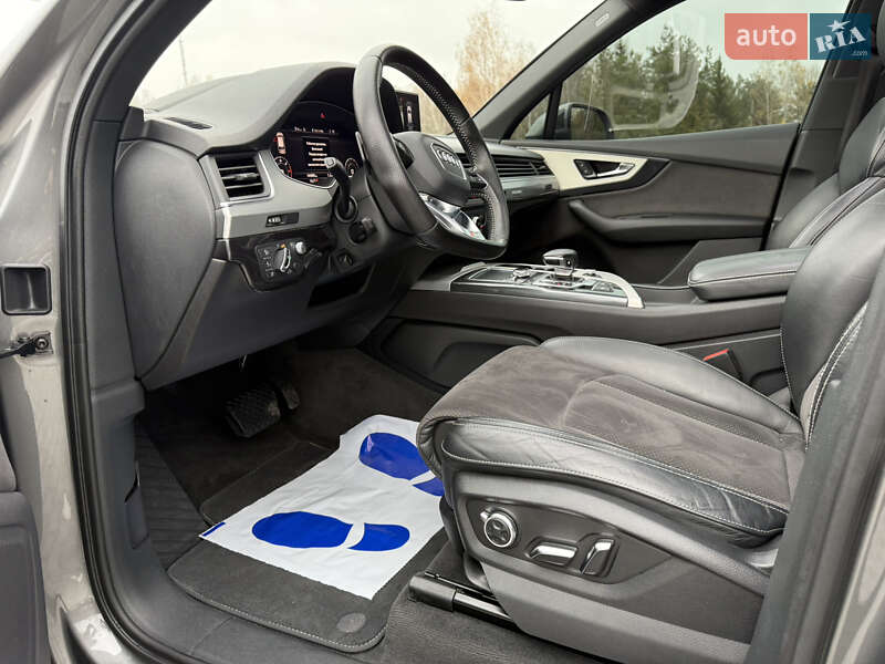 Позашляховик / Кросовер Audi Q7 2015 в Луцьку