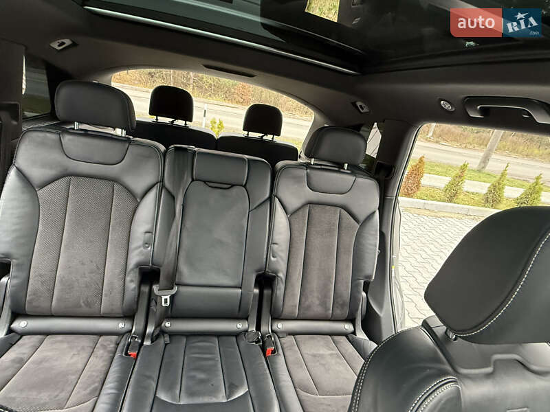 Позашляховик / Кросовер Audi Q7 2015 в Луцьку