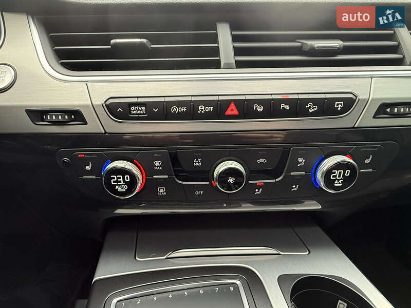 Позашляховик / Кросовер Audi Q7 2015 в Луцьку