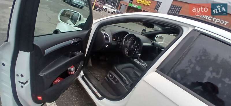 Позашляховик / Кросовер Audi Q7 2015 в Броварах