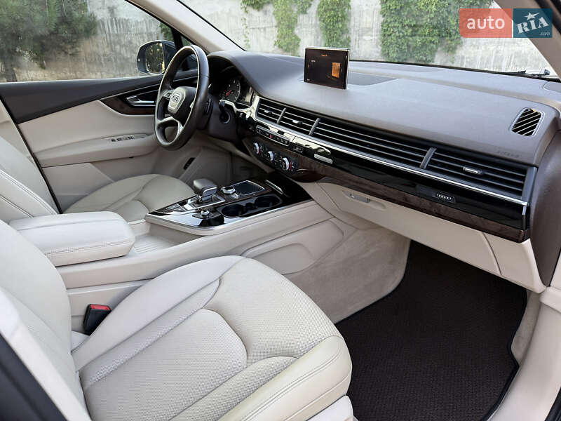 Внедорожник / Кроссовер Audi Q7 2015 в Ровно фото 29 Внедорожник / Кроссовер Audi Q7 2015 в Ровно