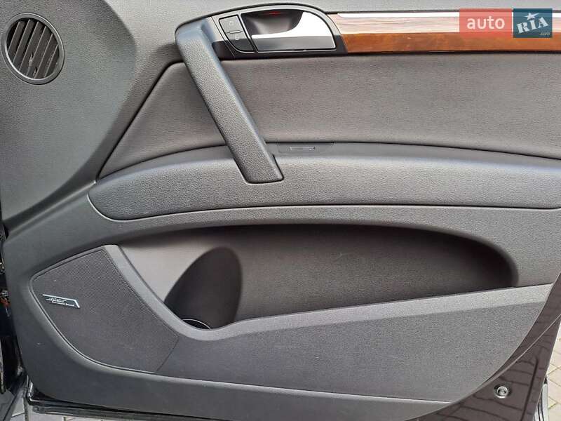 Позашляховик / Кросовер Audi Q7 2010 в Одесі