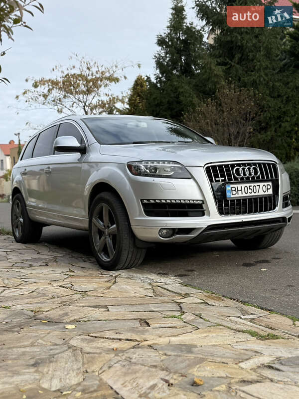 Внедорожник / Кроссовер Audi Q7 2013 в Одессе