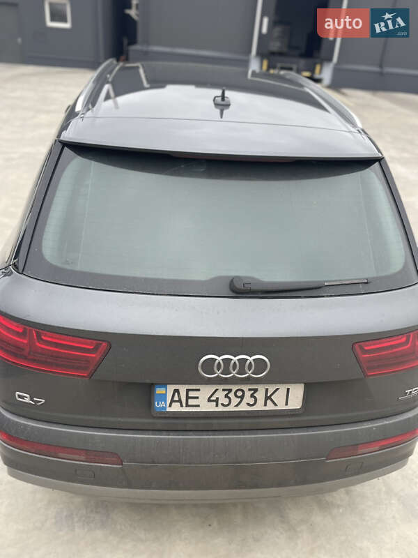 Позашляховик / Кросовер Audi Q7 2016 в Дніпрі фото 30 Позашляховик / Кросовер Audi Q7 2016 в Дніпрі