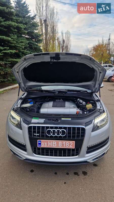 Позашляховик / Кросовер Audi Q7 2012 в Миколаєві