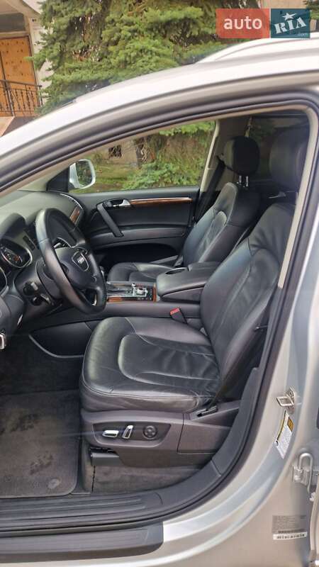 Позашляховик / Кросовер Audi Q7 2012 в Миколаєві