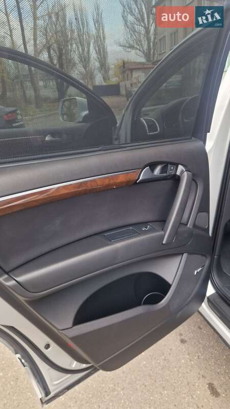 Позашляховик / Кросовер Audi Q7 2012 в Миколаєві