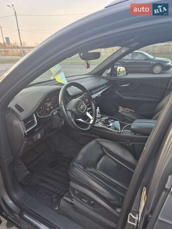 Позашляховик / Кросовер Audi Q7 2017 в Дніпрі фото 20 Позашляховик / Кросовер Audi Q7 2017 в Дніпрі