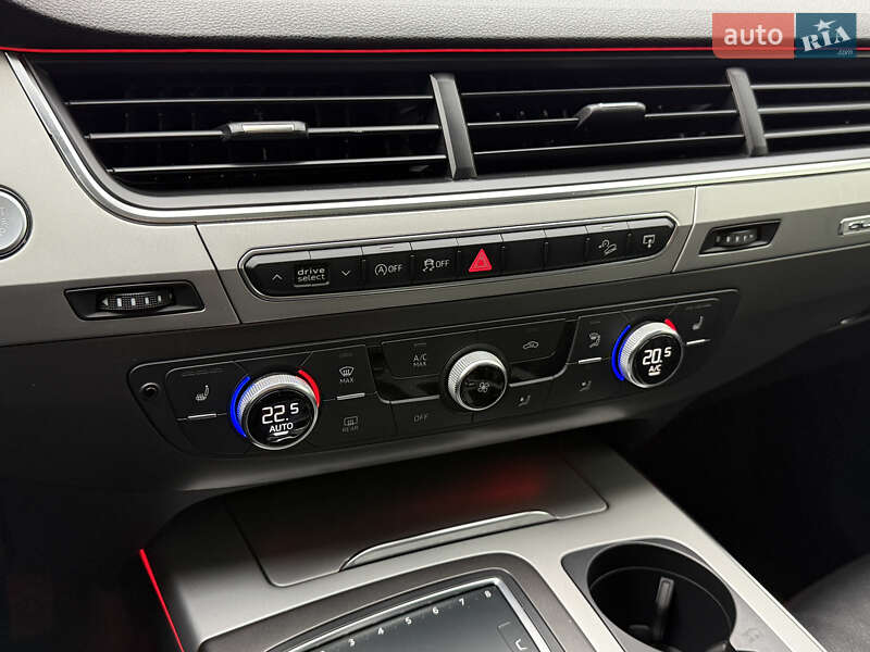 Позашляховик / Кросовер Audi Q7 2015 в Києві