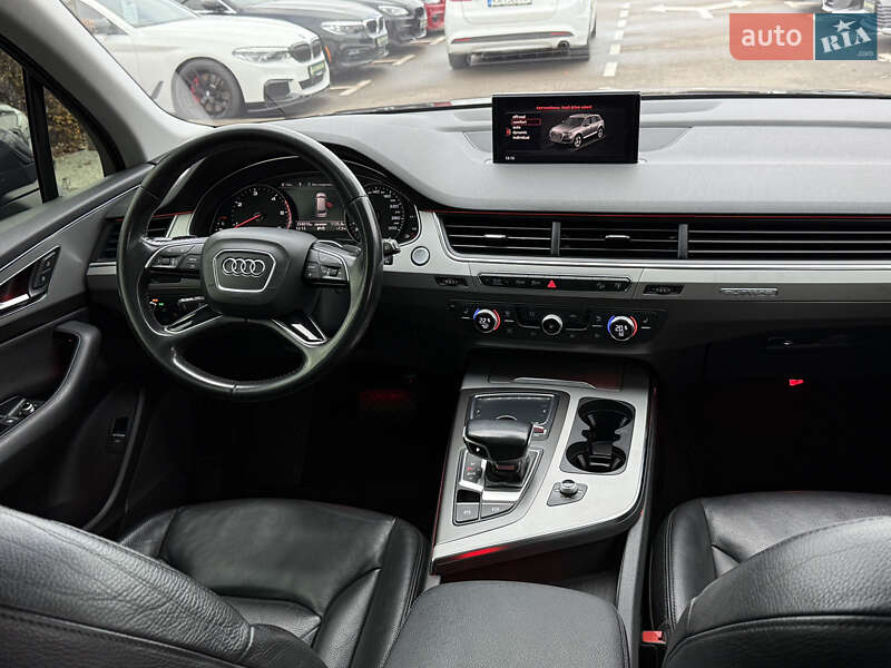 Позашляховик / Кросовер Audi Q7 2015 в Києві