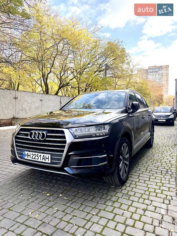 Внедорожник / Кроссовер Audi Q7 2018 в Киеве