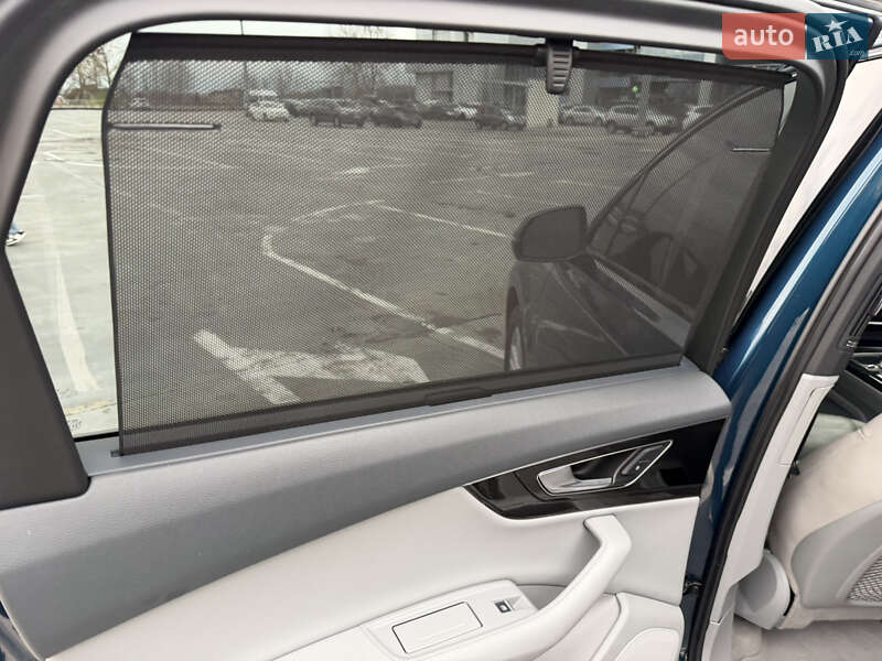 Позашляховик / Кросовер Audi Q7 2017 в Києві фото 18 Позашляховик / Кросовер Audi Q7 2017 в Києві