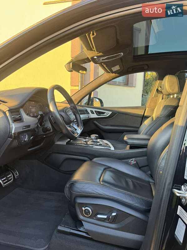 Позашляховик / Кросовер Audi Q7 2016 в Рівному