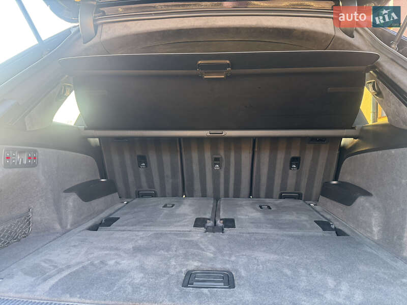 Позашляховик / Кросовер Audi Q7 2016 в Рівному