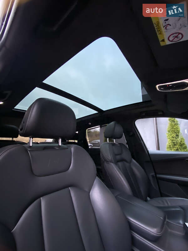 Позашляховик / Кросовер Audi Q7 2016 в Рівному