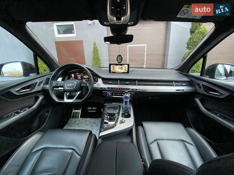 Позашляховик / Кросовер Audi Q7 2016 в Рівному