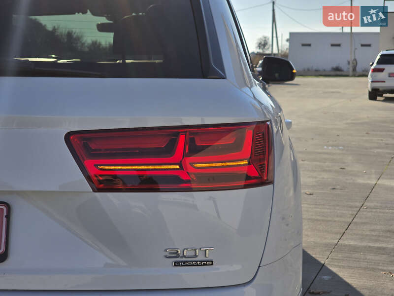 Внедорожник / Кроссовер Audi Q7 2016 в Луцке