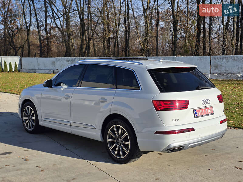 Внедорожник / Кроссовер Audi Q7 2016 в Луцке