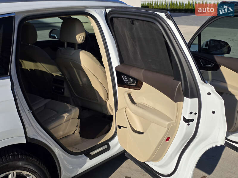 Внедорожник / Кроссовер Audi Q7 2016 в Луцке