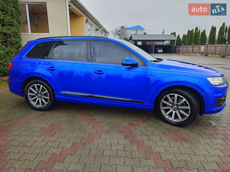 Позашляховик / Кросовер Audi Q7 2016 в Дунаївцях