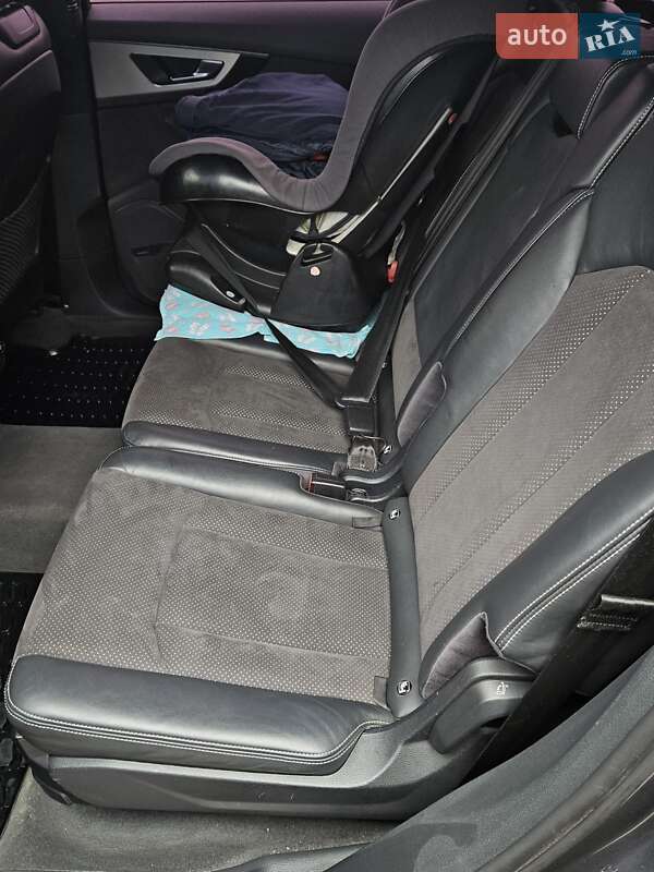 Позашляховик / Кросовер Audi Q7 2016 в Дунаївцях