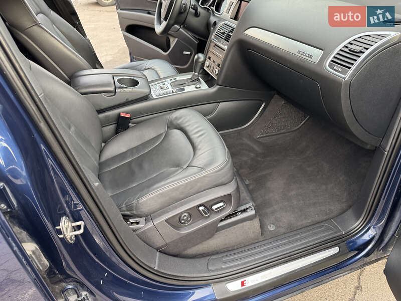 Внедорожник / Кроссовер Audi Q7 2010 в Ровно