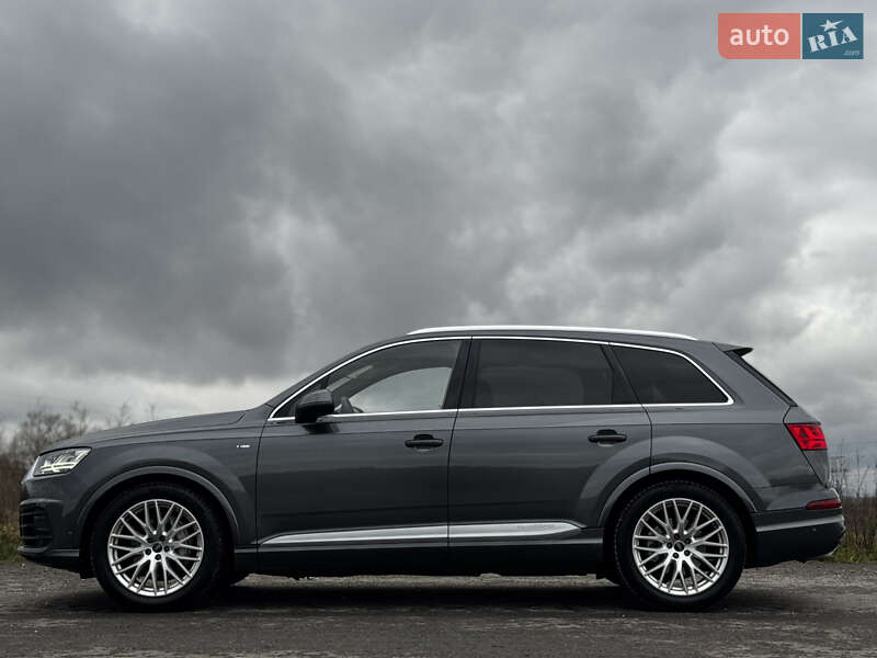 Внедорожник / Кроссовер Audi Q7 2017 в Дрогобыче