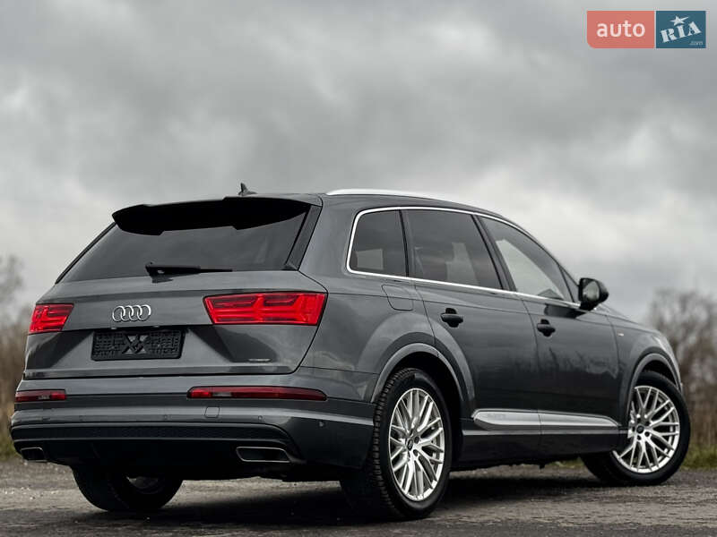 Внедорожник / Кроссовер Audi Q7 2017 в Дрогобыче
