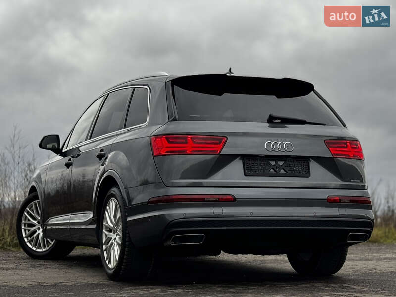 Внедорожник / Кроссовер Audi Q7 2017 в Дрогобыче