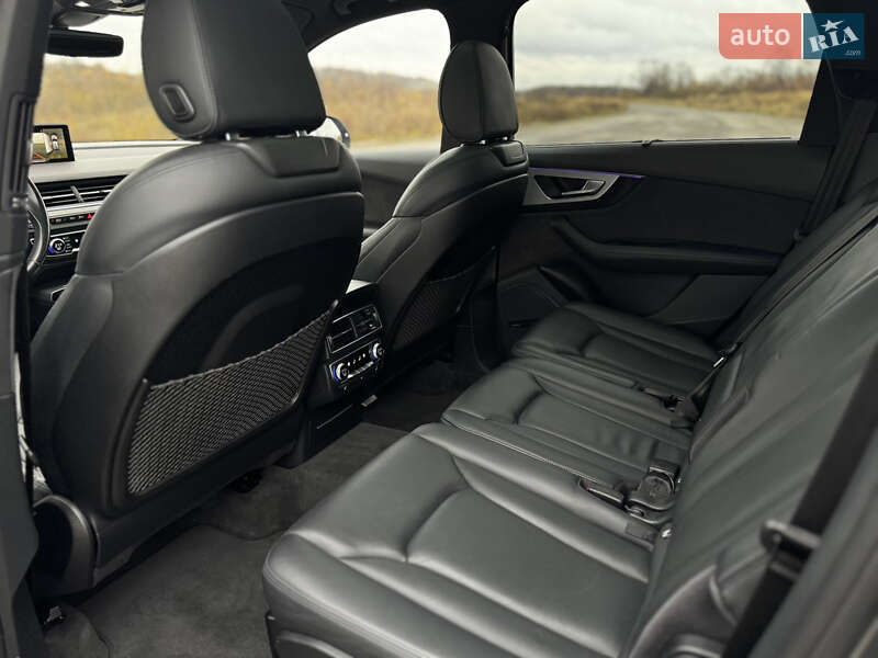 Внедорожник / Кроссовер Audi Q7 2017 в Дрогобыче