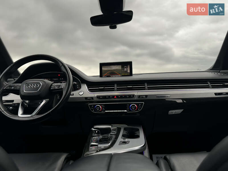 Внедорожник / Кроссовер Audi Q7 2017 в Дрогобыче