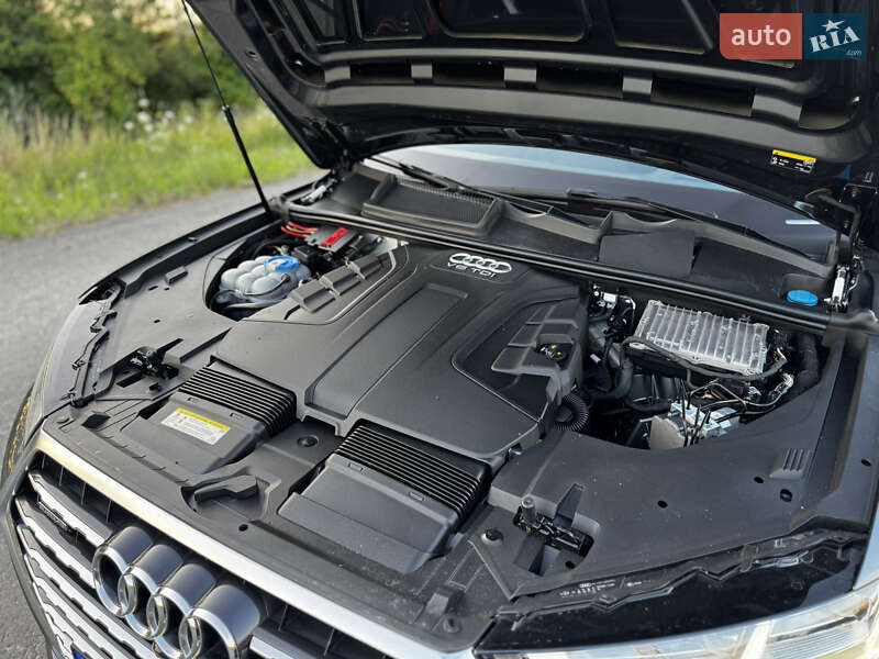 Внедорожник / Кроссовер Audi Q7 2017 в Дрогобыче