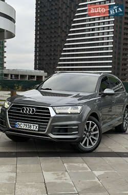 Внедорожник / Кроссовер Audi Q7 2017 в Киеве