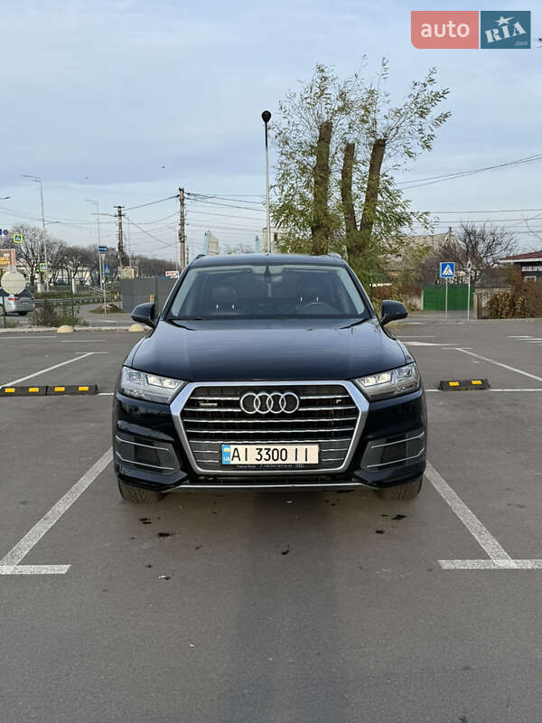 Позашляховик / Кросовер Audi Q7 2017 в Києві