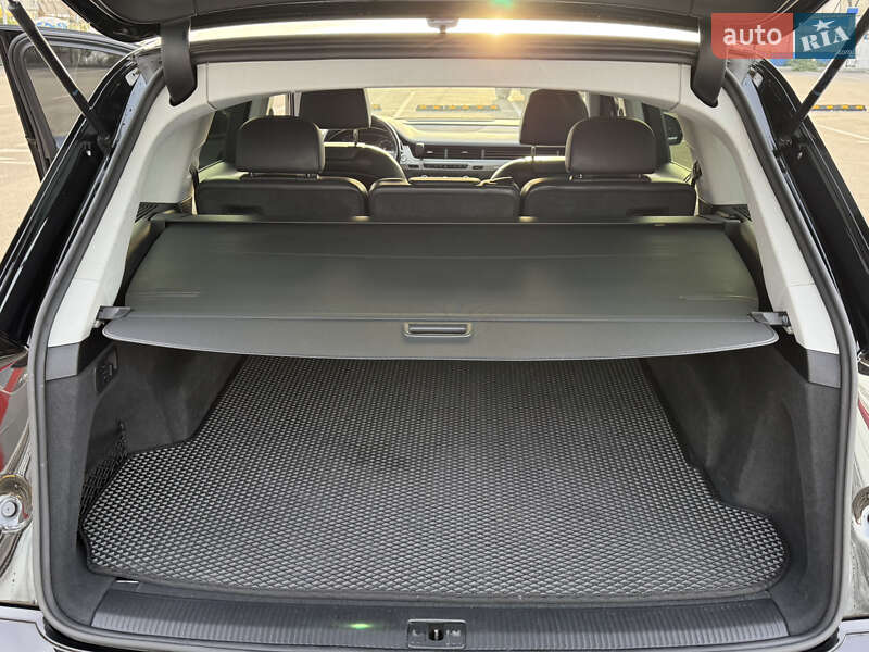 Позашляховик / Кросовер Audi Q7 2017 в Києві