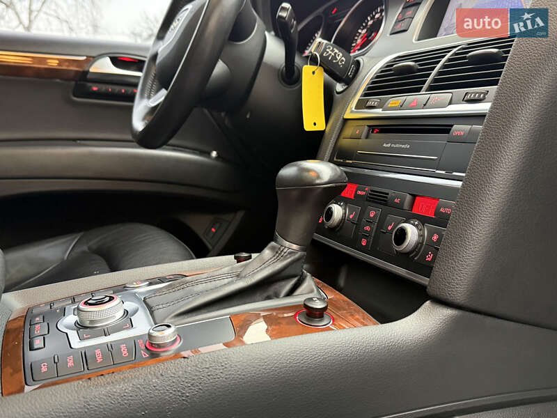 Позашляховик / Кросовер Audi Q7 2015 в Самборі