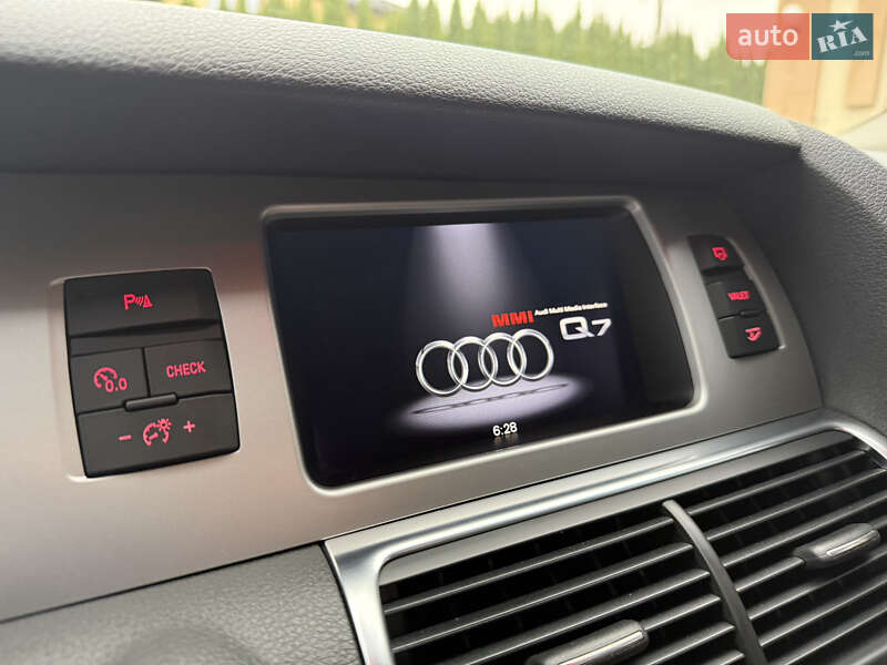 Позашляховик / Кросовер Audi Q7 2015 в Самборі