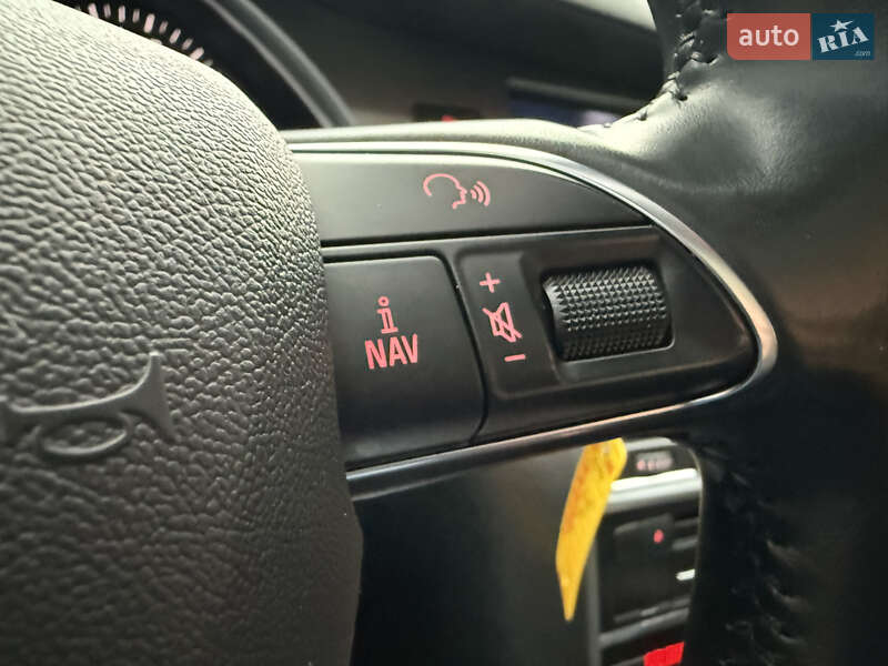 Позашляховик / Кросовер Audi Q7 2015 в Самборі