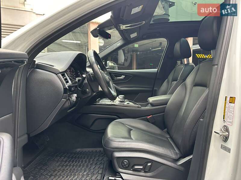 Позашляховик / Кросовер Audi Q7 2016 в Києві