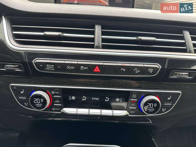 Позашляховик / Кросовер Audi Q7 2016 в Києві