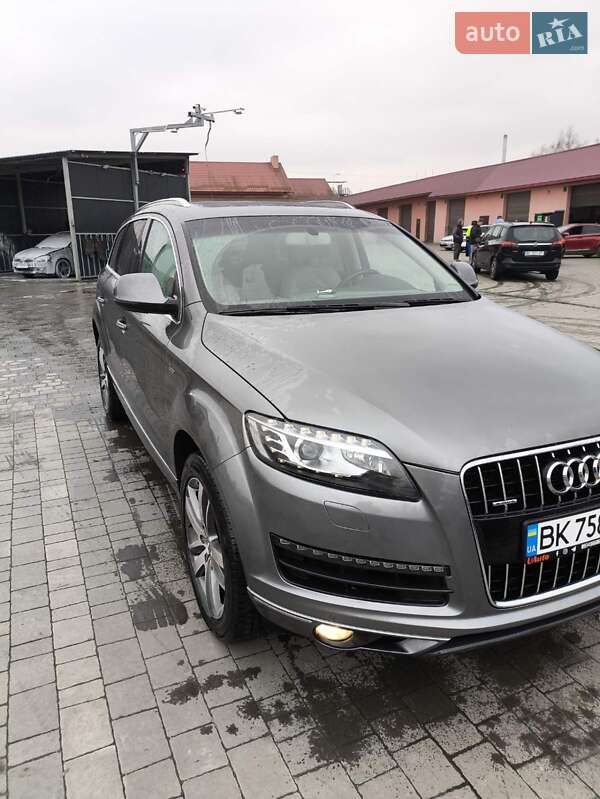 Внедорожник / Кроссовер Audi Q7 2015 в Бродах
