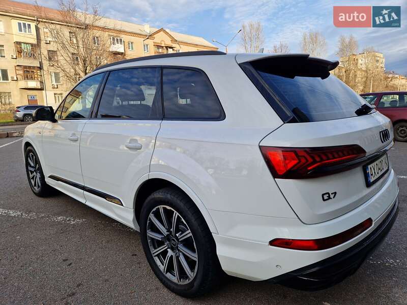 Позашляховик / Кросовер Audi Q7 2023 в Києві фото 5 Позашляховик / Кросовер Audi Q7 2023 в Києві