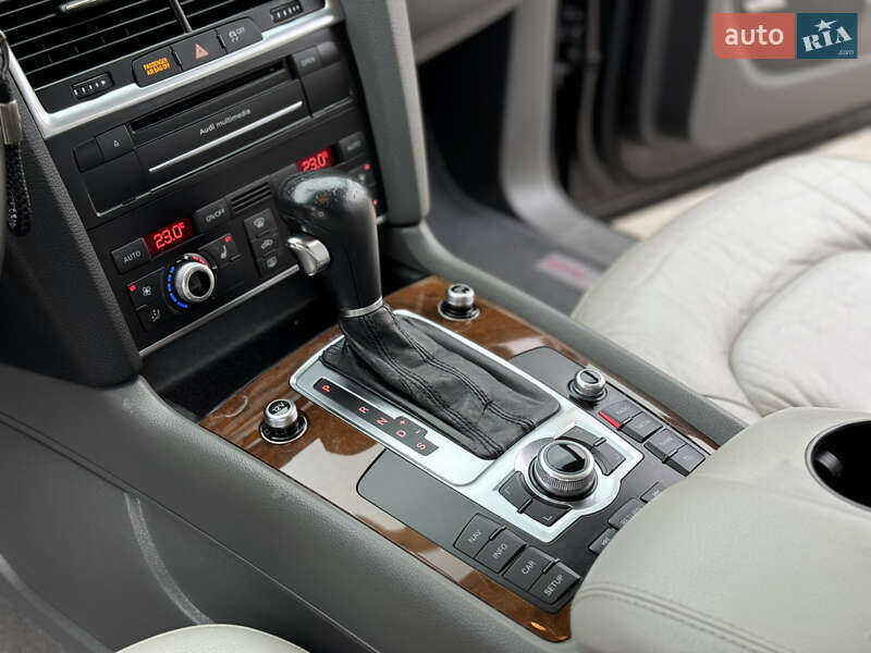 Внедорожник / Кроссовер Audi Q7 2011 в Луцке