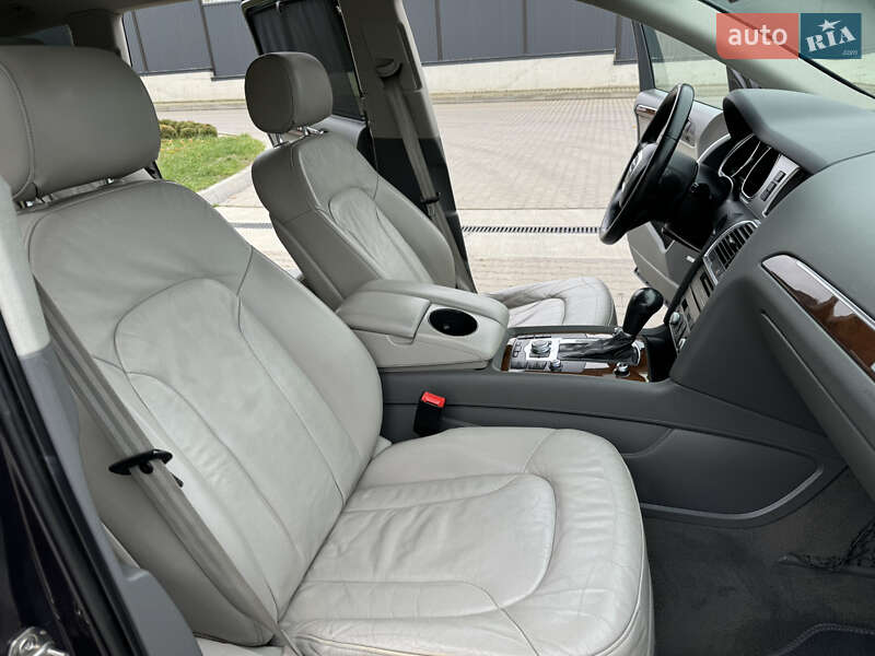 Внедорожник / Кроссовер Audi Q7 2011 в Луцке