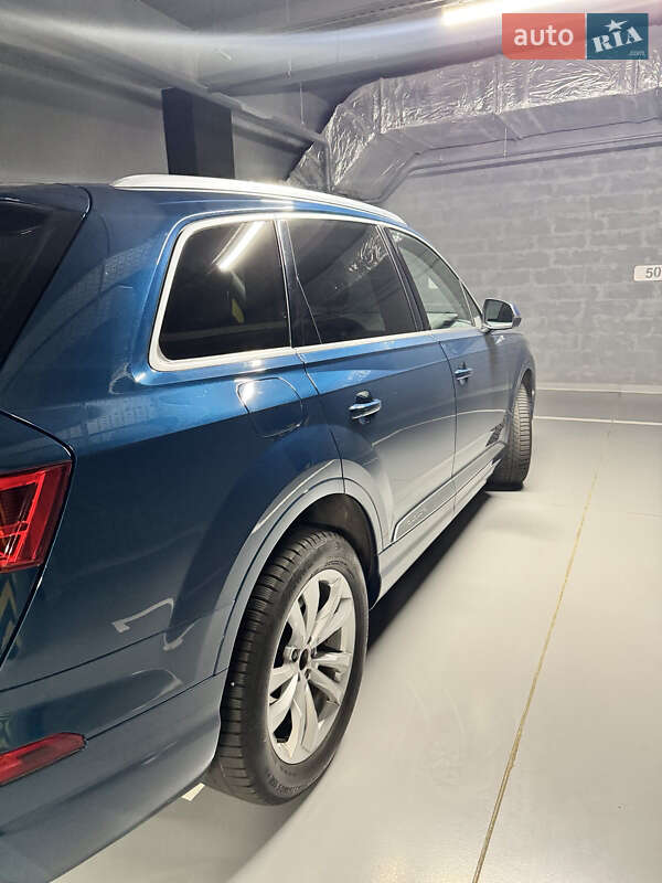 Позашляховик / Кросовер Audi Q7 2018 в Дніпрі