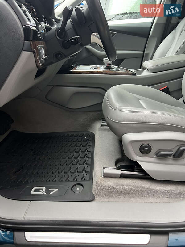 Позашляховик / Кросовер Audi Q7 2018 в Дніпрі