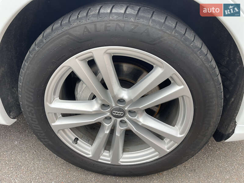 Позашляховик / Кросовер Audi Q7 2016 в Києві