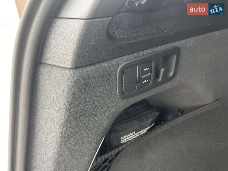 Позашляховик / Кросовер Audi Q7 2016 в Києві